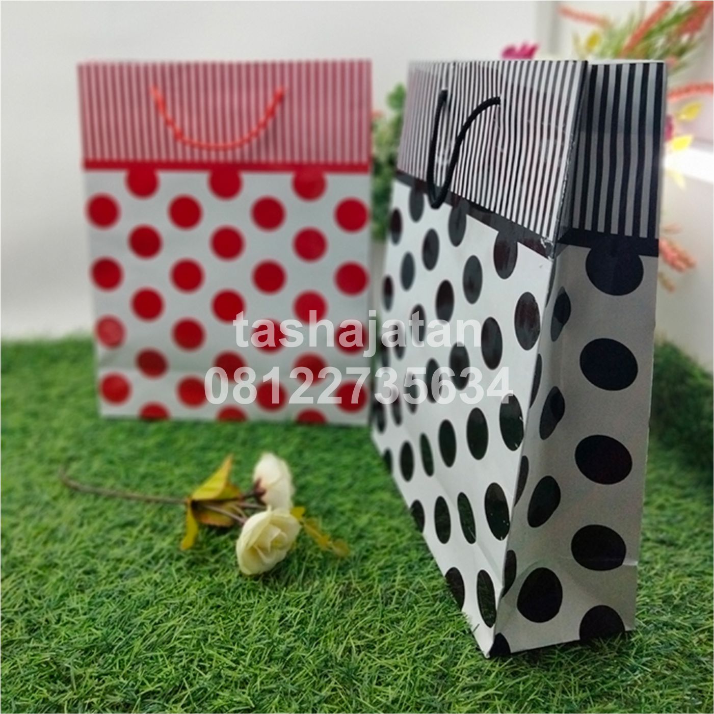 Tas Kertas Laminasi Polkadot Garis Belanja Kado Souvenir 24 x 9 x 30 Ap3+ Polkadot Garis